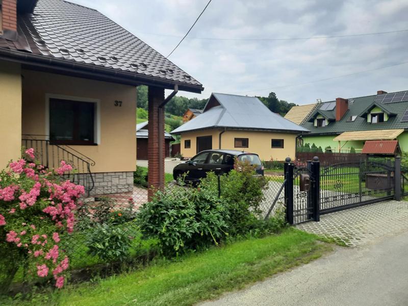 Noclegi Koziniec Bobrka ภายนอก รูปภาพ